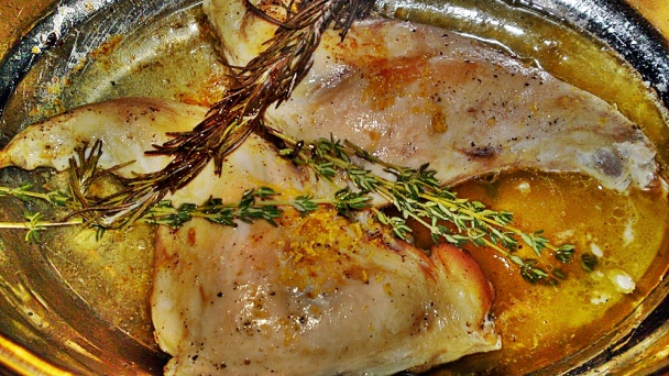 Pečené - dusené králičie stehná na masle a Chardonnay (fotorecept)  - obrázok 12