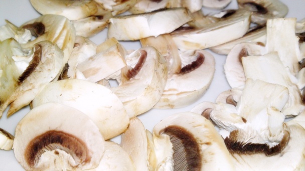 Paprikáš z kuracích pŕs so šampiňónmi (fotorecept) - obrázok 5