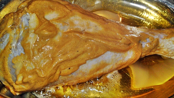 Židovské morčacie stehno na horčici a majoráne (fotorecept) - obrázok 6