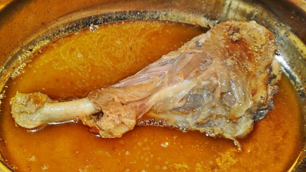 Židovské morčacie stehno na horčici a majoráne (fotorecept) - obrázok 11