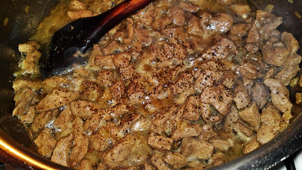 Restovaná bravčová pečeň na maďarský spôsob (fotorecept) - obrázok 4