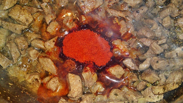 Restovaná bravčová pečeň na maďarský spôsob (fotorecept) - obrázok 6