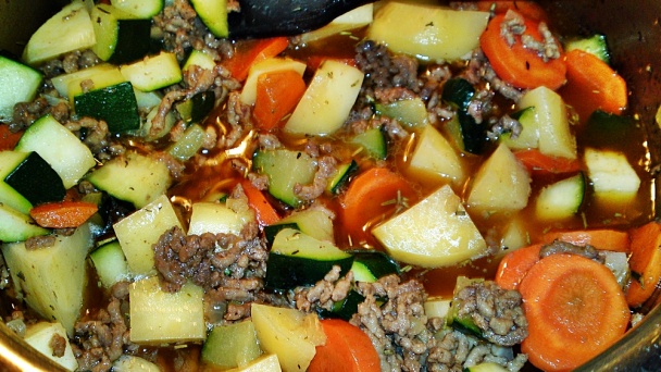 Letný zeleninový hrniec s mletým jahňacím mäsom (fotorecept) - obrázok 11