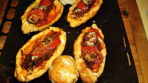 Pide s náplňou z mletého jahňacieho mäsa (fotorecept) - obrázok 10