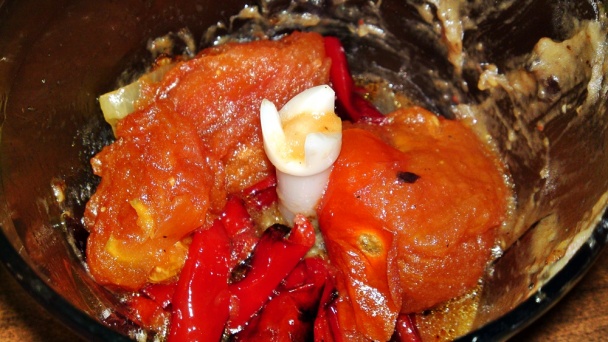 Pikantná baklažánovo-paprikovo-paradajková nátierka (fotorecept) - obrázok 9