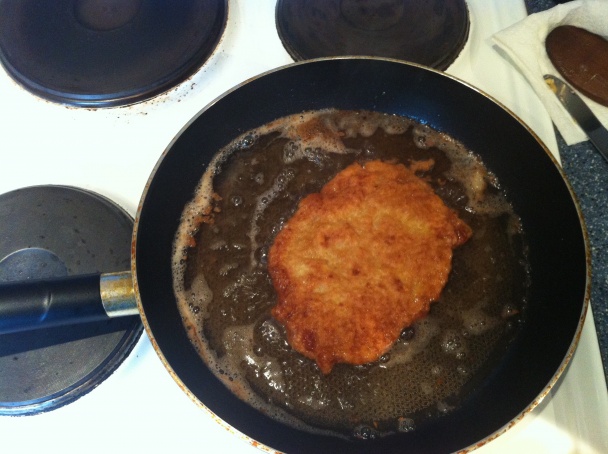 Bravčové rezne na cibulke a šampiňónoch a zapečeným syrom - obrázok 5