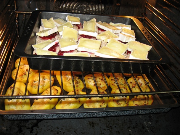  Bravčová panenka zapečená s brusnicami a hermelínom (fotorecept) - obrázok 7