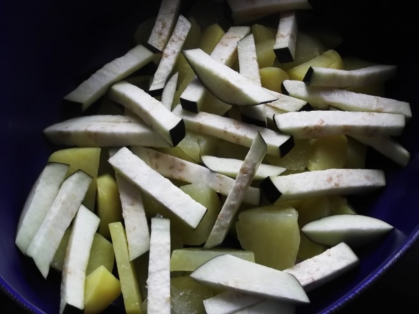 Zapečené mäso, baklažán a zemiaky na spôsob musaky (fotorecept) - obrázok 4