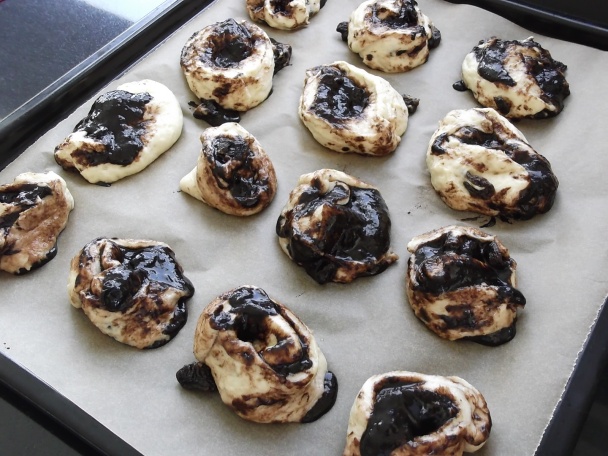 Slivkový kysnutý koláč a čokozavináče(fotorecept) - obrázok 2