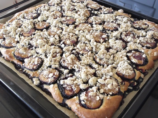 Slivkový kysnutý koláč a čokozavináče(fotorecept) - obrázok 3