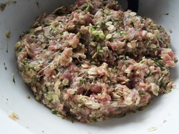 Fašírky s vločkami a cuketou pečené v rúre (fotorecept) - obrázok 2