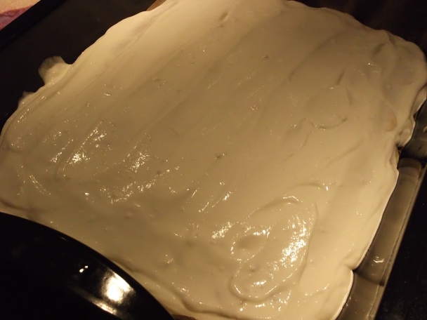 Bláznivý koláč ku kávičke - hrnčekový (fotorecept) - obrázok 4