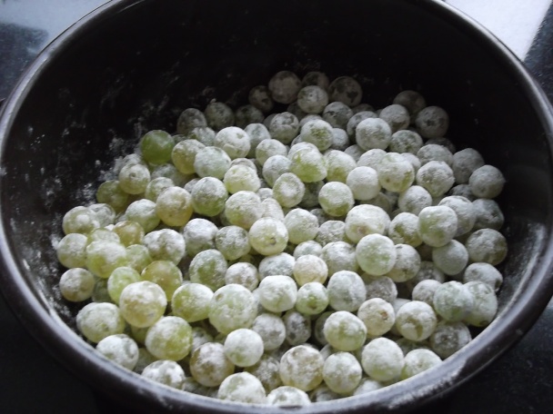 Obyčajný hroznový koláč s vločkami a škoricou - hrnčekový (fotorecept) - obrázok 3