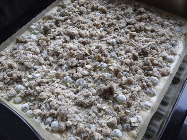 Obyčajný hroznový koláč s vločkami a škoricou - hrnčekový (fotorecept) - obrázok 6