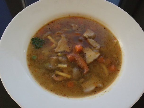 Hubová polievka z masliakov a rýdzikov - obrázok 2