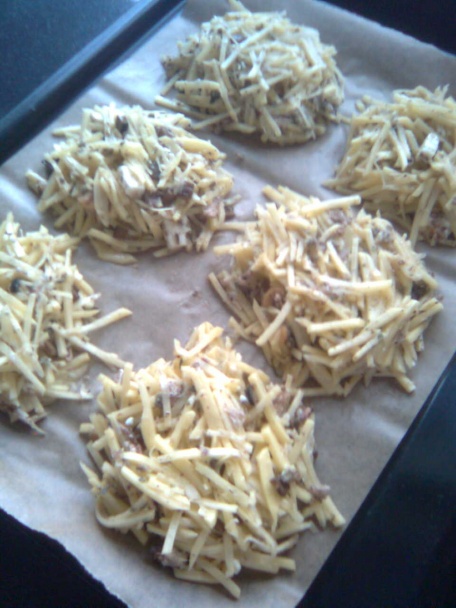 Zemiakové hniezda s hubami a balkánskym syrom - obrázok 5