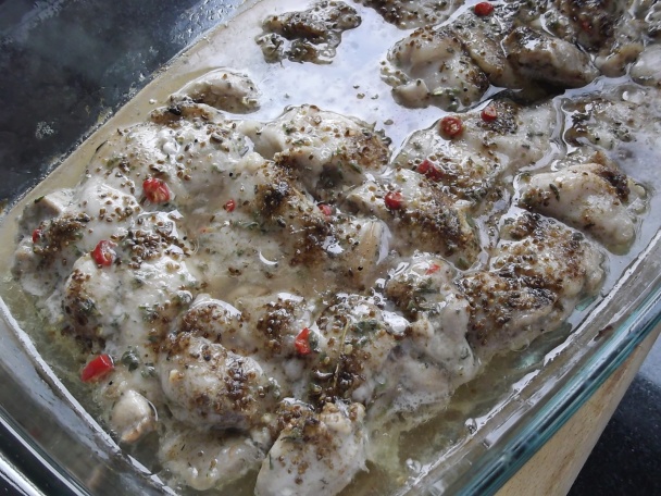 Kuracie stehná so saturejkou a chilli a omáčka trochu nadivoko (fotorecept) - obrázok 3