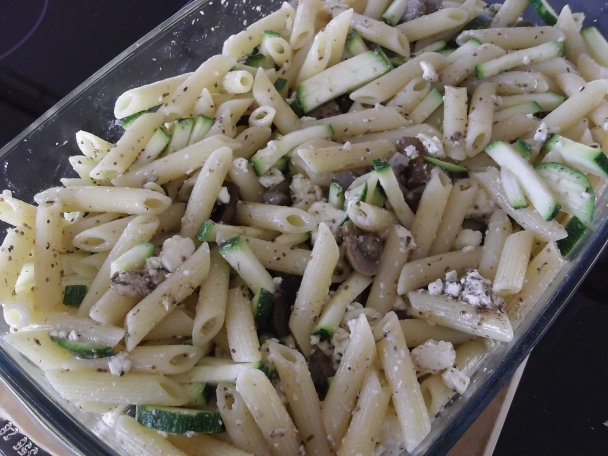 Penne zapečené s hubami, fetou a cuketou (fotorecept) - obrázok 2