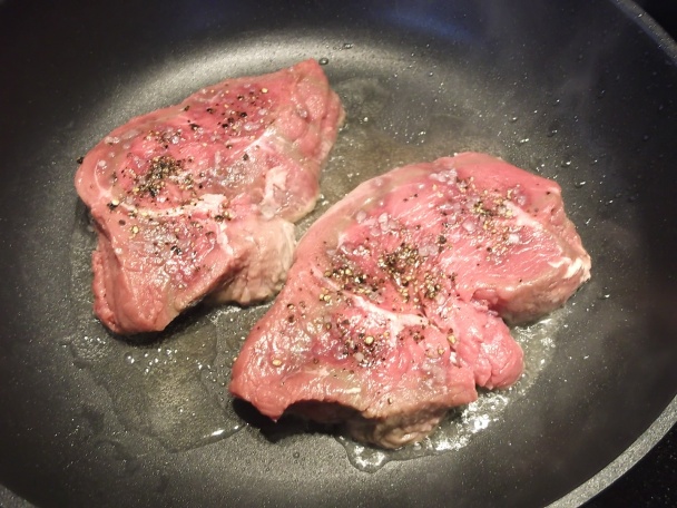 Steak s vínovou redukciou s korením a chilli (fotorecept) - obrázok 3