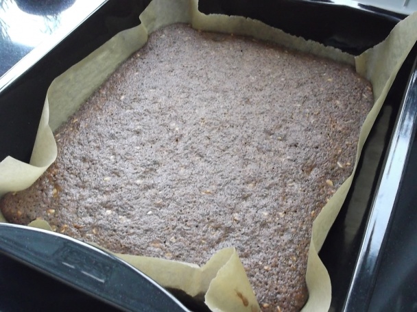 Orechový hrnčekový koláč - obrázok 3