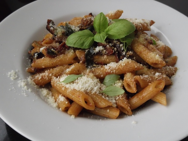 Penne so sušenou šunkou a sušenými paradajkami - obrázok 7