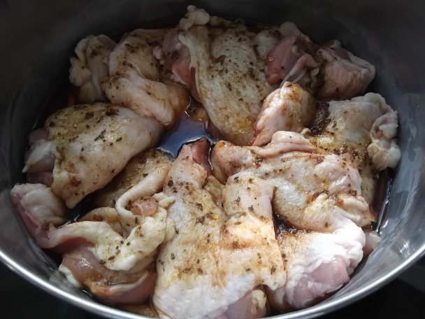 Kuracie stehná s hubovou plnkou a hubovou redukciou (fotorecept) - obrázok 2