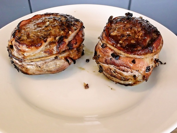 Steak v slaninovom opasku na zelenom korení (fotorecept) - obrázok 3