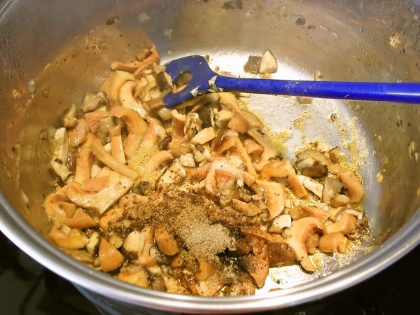 Hubová polievka z rýdzikov, václaviek a bedlí na kyslo (fotorecept) - obrázok 5