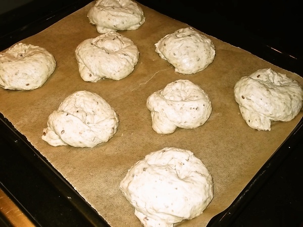 Pečivo s vločkami a otrubami - obrázok 1