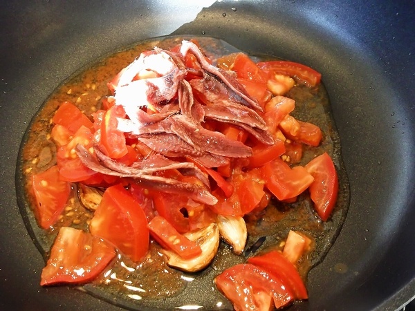 Tagliatelle so sardelami a kaparami (fotorecept) - obrázok 2