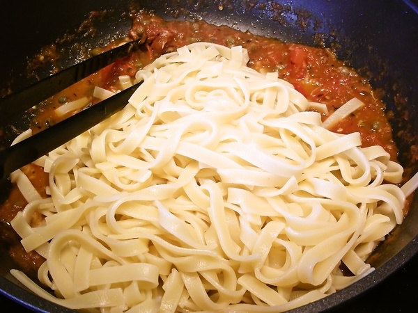 Tagliatelle so sardelami a kaparami (fotorecept) - obrázok 6
