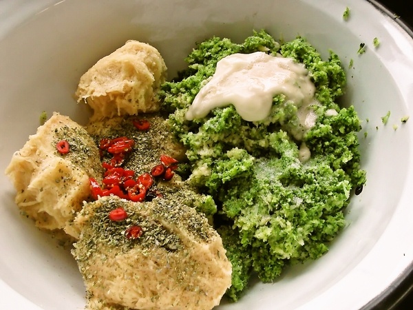 Zemiakovo-brokolicové placky pečené v rúre (fotorecept) - obrázok 2