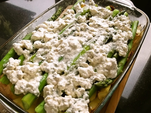 Špargľa zapečená s balkánskym syrom (fotorecept) - obrázok 5