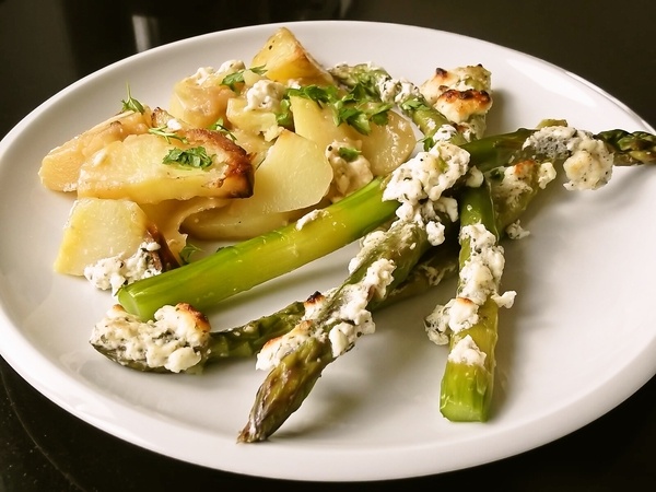 Špargľa zapečená s balkánskym syrom (fotorecept) - obrázok 7