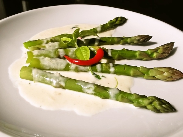 Zelená špargľa s bazalkovou omáčkou (fotorecept) - obrázok 4