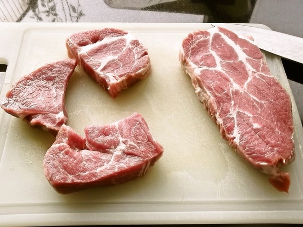 Bravčové výpečky na červenom víne (fotorecept) - obrázok 1