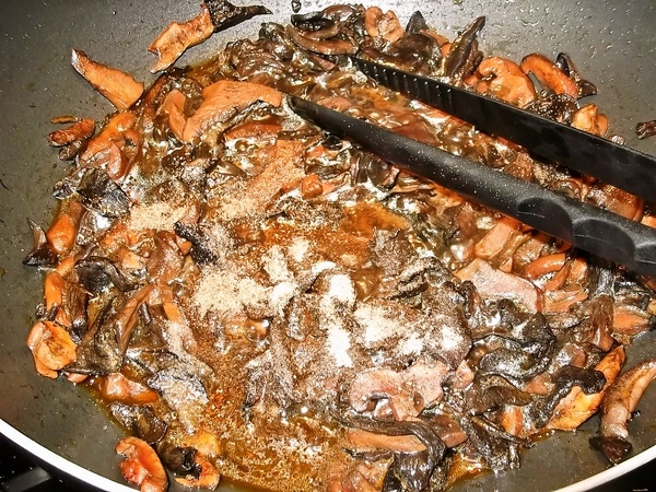 Krkovička pečená na hubách a červenom víne (fotorecept) - obrázok 7