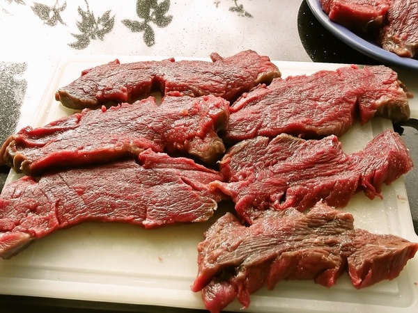 Hovädzie predné na víne s hubami (fotorecept) - obrázok 1