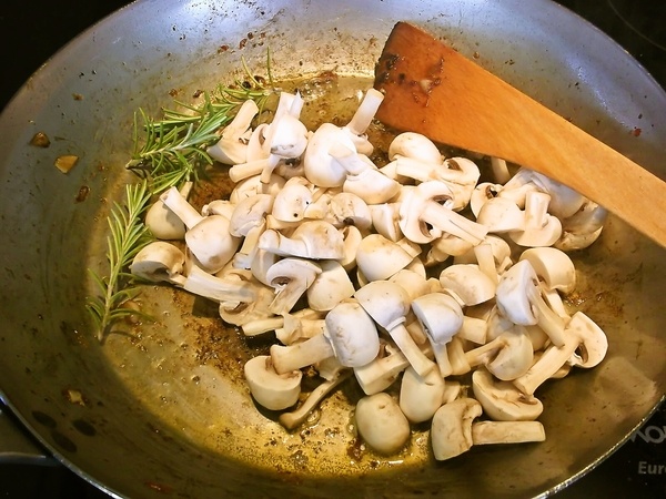 Hovädzia nožina so sušenými paradajkami a hubami (fotorecept) - obrázok 5