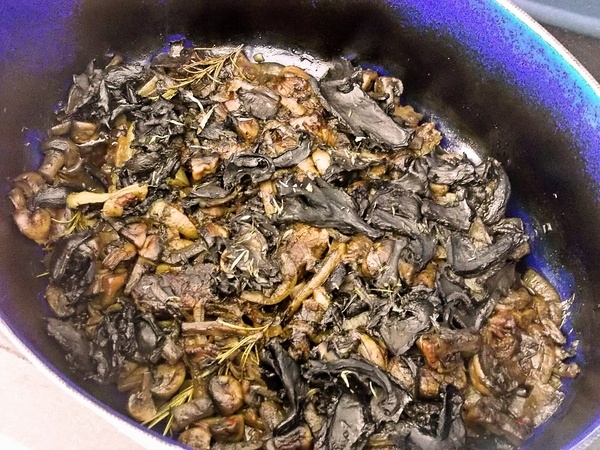 Hovädzia nožina so sušenými paradajkami a hubami (fotorecept) - obrázok 7