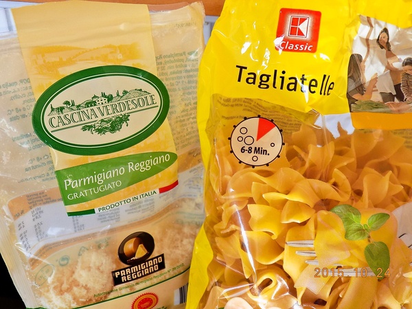 Cestoviny so smotanovo-syrovou omáčkou na slanine (fotorecept) - obrázok 1