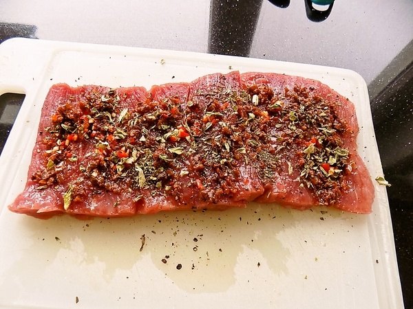 Plnená bravčová panenka s chuťou stredomoria (fotorecept) - obrázok 2