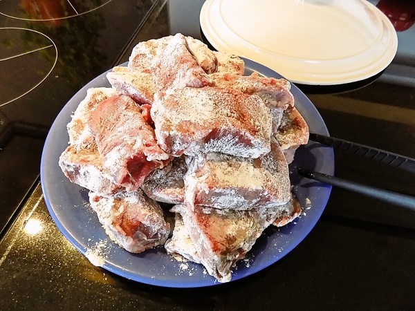 Hovädzia nožina na pive s medvedím cesnakom (fotorecept) - obrázok 1