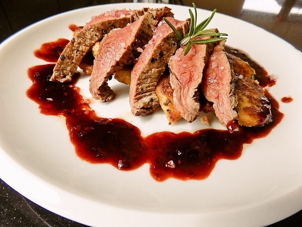 Flank steak na rozmaríne s chilli a omáčkou (fotorecept) - obrázok 5
