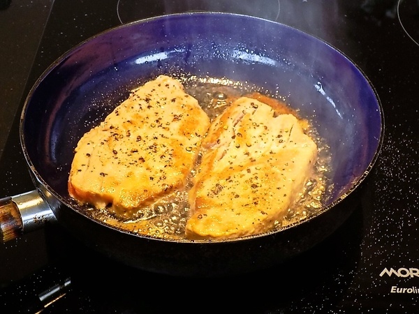 Bravčová krkovička s cibuľovou omáčkou (fotorecept) - obrázok 1