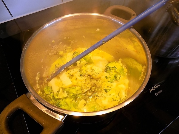 Brokolicovo-karfiolová polievka bezlepková (fotorecept) - obrázok 2