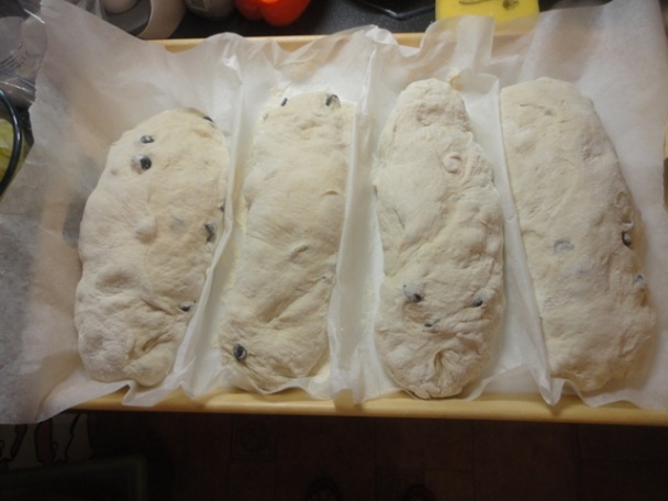 Rustikálny chlieb s čiernymi olivami a žitným kváskom (fotorecept) - obrázok 8