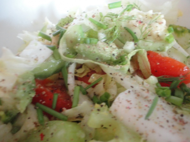 Šalát s avokádom, feniklom a zelerom - obrázok 2