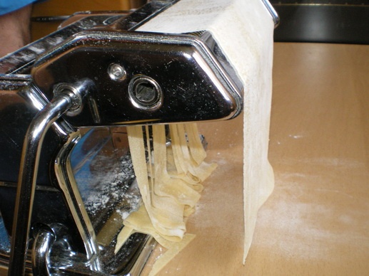 Fettuccine v smotanovej omáčke alebo široké rezance zo strojčeka (fotorecept) - obrázok 11