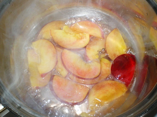 Cheesecake s bielou čokoládou a nektarinkami v sirupe (fotorecept) - obrázok 8